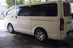 TOYOTA HIACE　ボディー磨き施工