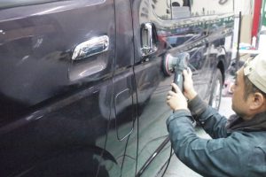 TOYOTA HIACE　ボディー磨き施工