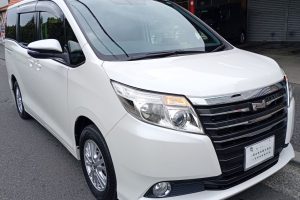 TOYOTA NOAH　ボディー磨き施工