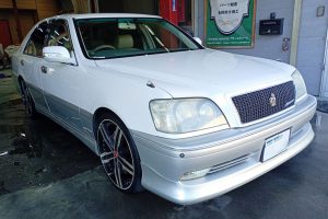 TOYOTA CROWN　ボディー磨き施工