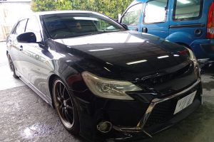 TOYOTA MARK X　ヘッドライト磨き施工