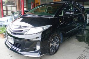TOYOTA ESTIMA　ヘッドライト磨き施工