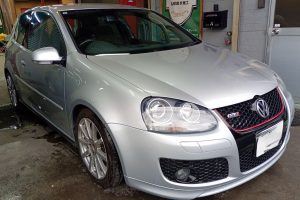 VOLKSWAGEN ＧOLF GTI　ヘッドライト磨き施工