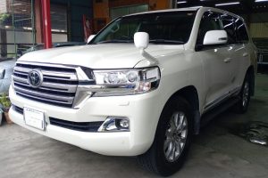TOYOTA LANDCRUISER　ボディー磨き施工