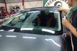 MAZDA CX-30　窓ガラス撥水コーティング施工